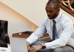 https://excel-job.com/wp-content/uploads/2025/08/postuler-en-ligne-1-236x168.png